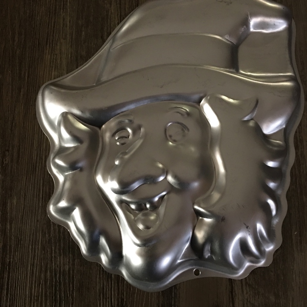 Witch vintage bakeware pan by Wilton